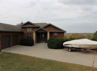 6165 Rock Creek Dr, Ozawkie, KS 66070