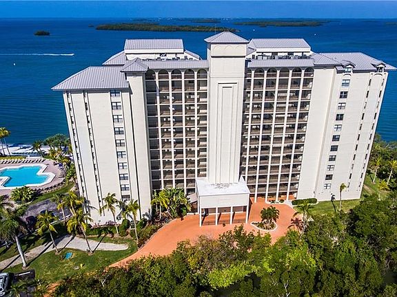 3rd image of 17080 Harbour Point Dr APT 315