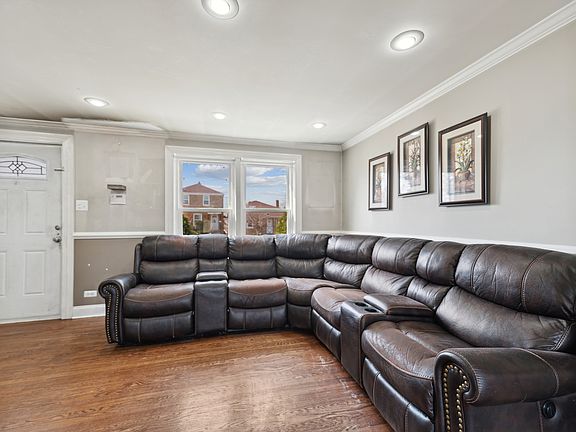 3rd image of 3643 S 59th Ave