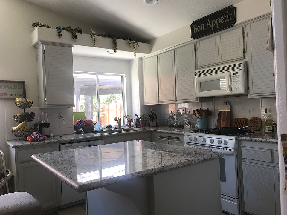 2nd image of 1674 Cobble Ln