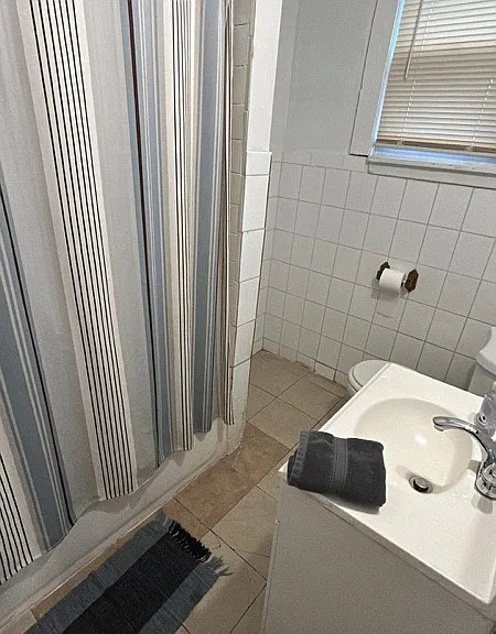 370 E 18th St #3 — Photo 5