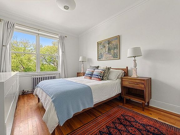 4th image of 710 Riverside Dr APT 3-E