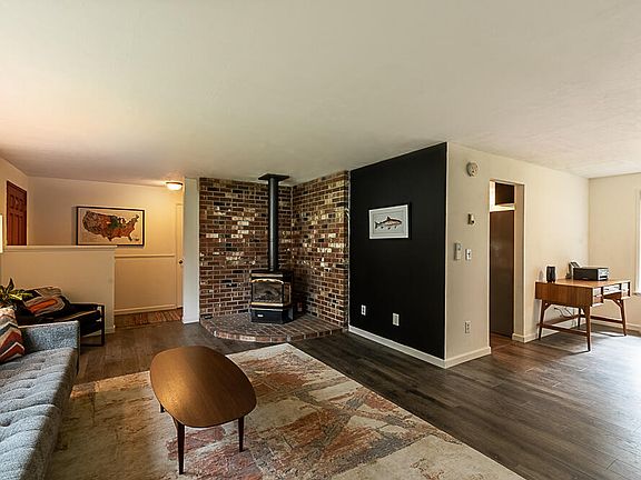 5th image of 61346 Robin Hood Ln