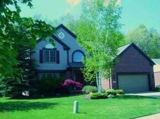 2672 Aubrey Dr, Lake Orion, MI 48360