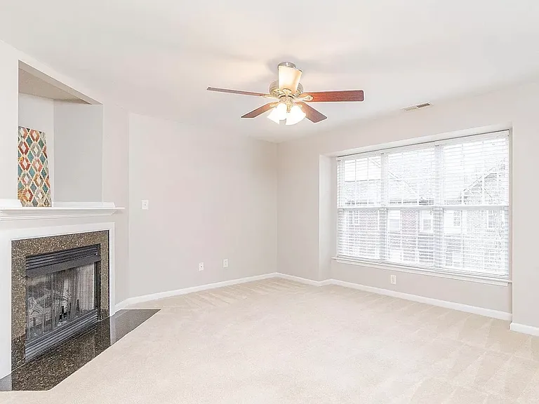 9907 Kedzie Ct — Photo 6