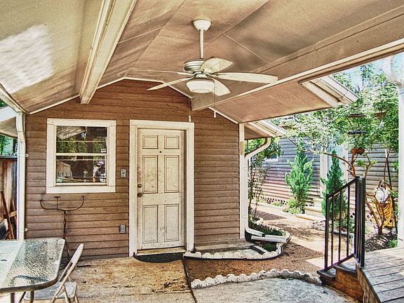 $695 for this 1 bedroom apartment.