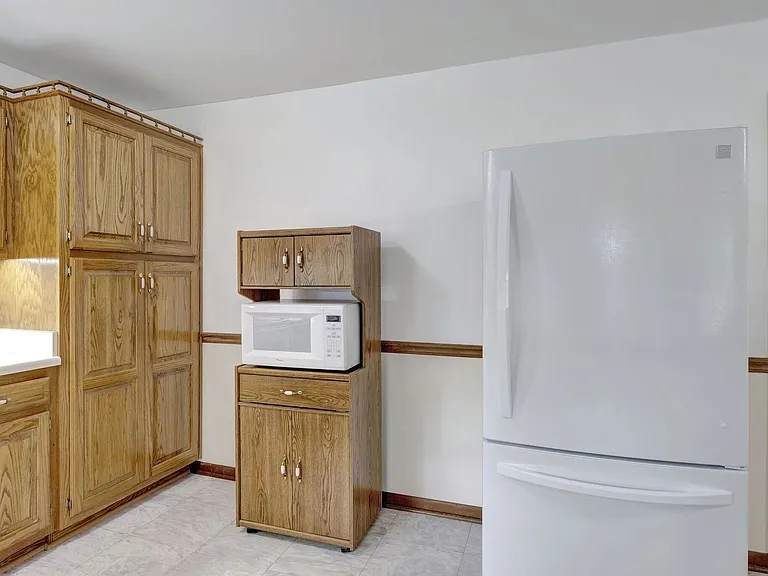 211 Friendship Dr — Photo 9