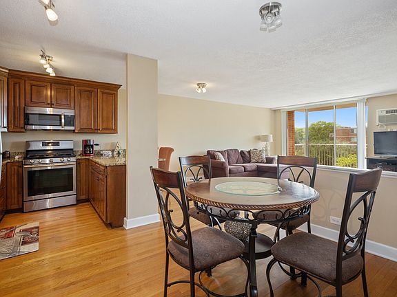 Breakfast Views to Living Room & Balcony