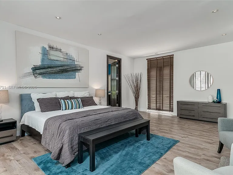 111 S Hibiscus Dr — Photo 16