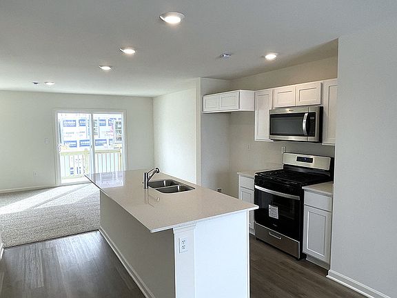 3rd image of 6500 Linden Trl #D