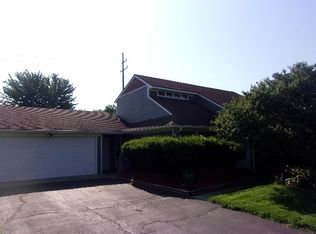 2316 Crescent Lake Rd, Waterford, MI 48329