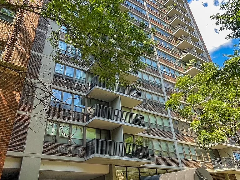 2740 N Pine Grove Ave #17H — Photo 1