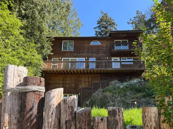 7604 Holiday Blvd, Anacortes, WA 98221