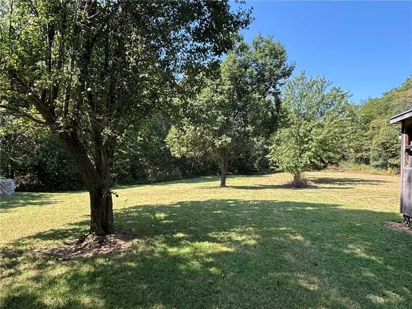 147 Monument Rd, Atchison, KS 66002