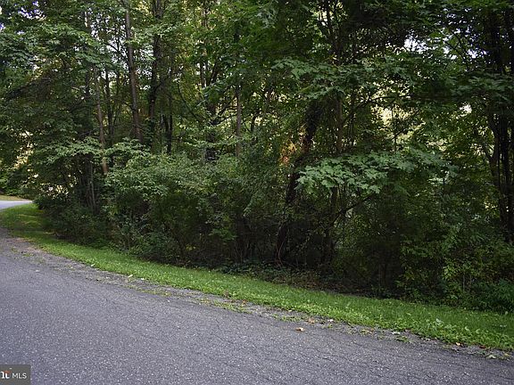 3rd image of Evergreen Dr