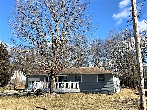 2nd image of 55529 Giddings Ct