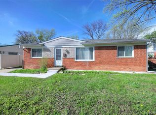 35030 Michelle Dr, Romulus, MI 48174