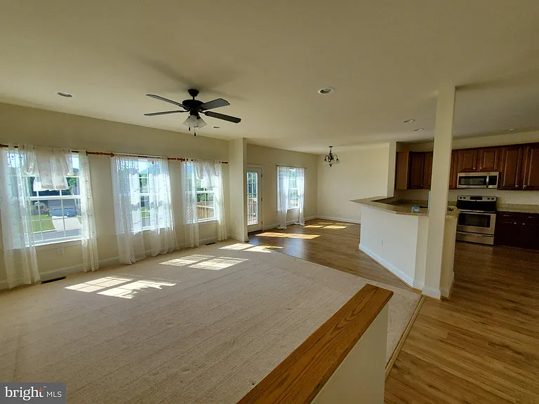 233 Kanter Dr — Photo 2