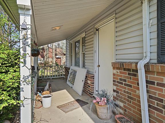 3rd image of 2318 Rodger Rd