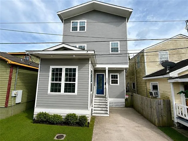 3 bed, 2.0 bath, 2124 sqft, $2,650 — Photo 1