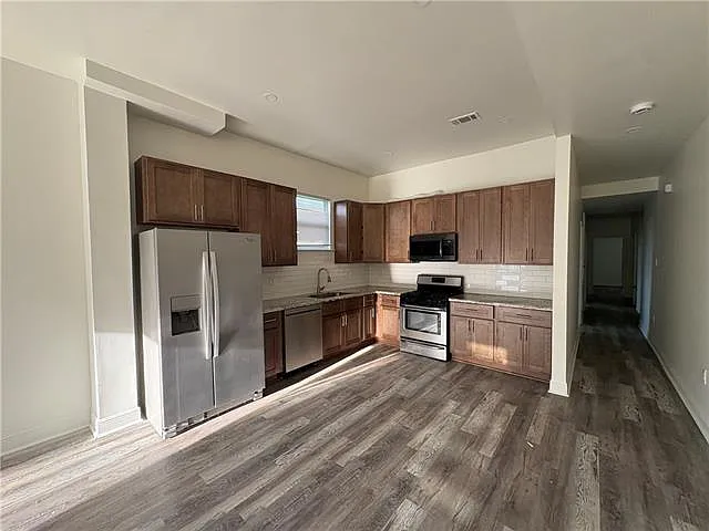 3 bed, 2.0 bath, 1199 sqft, $1,500 — Photo 4