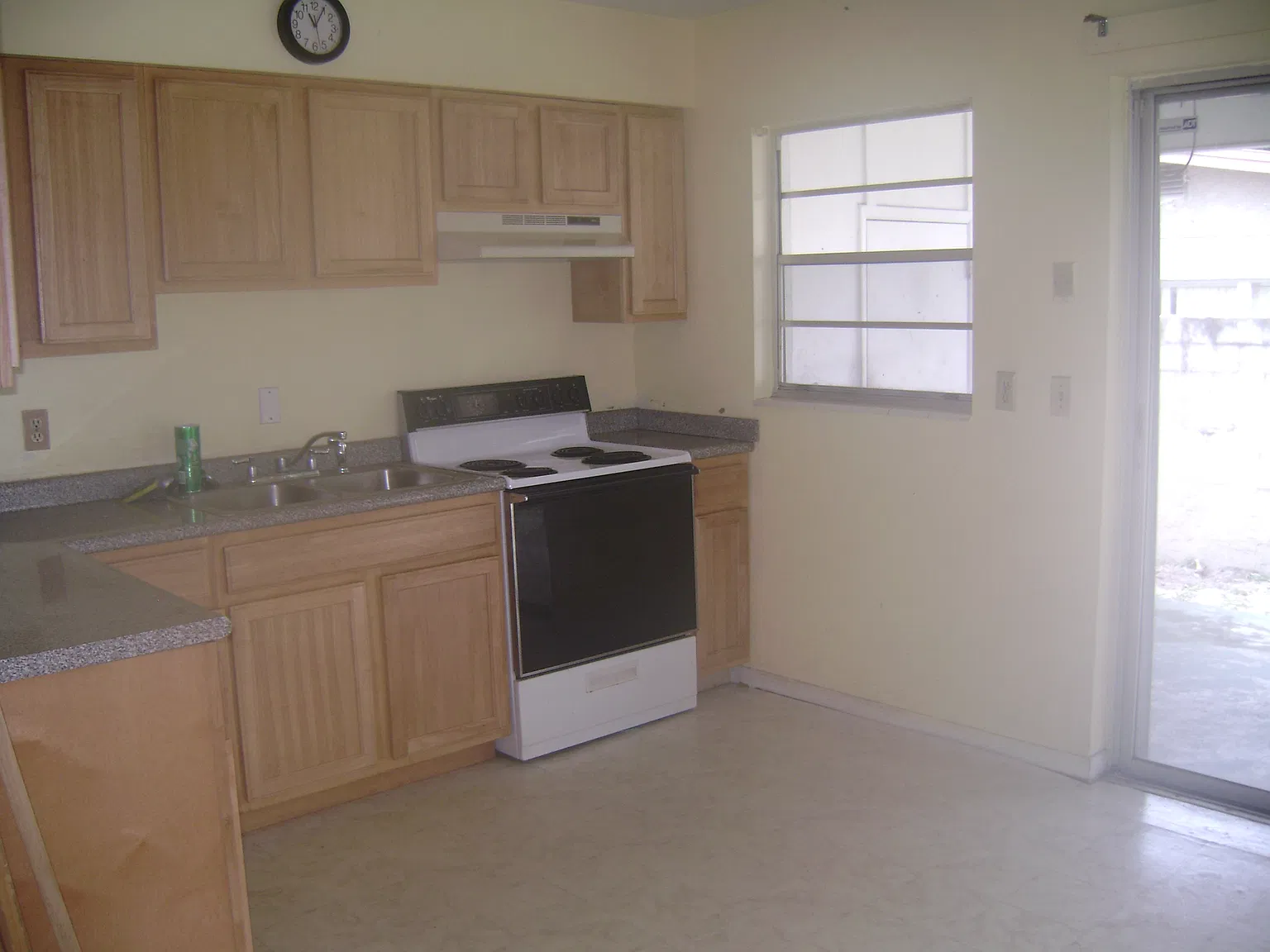 3 bed, 1000 sqft, $1,800 — Photo 3