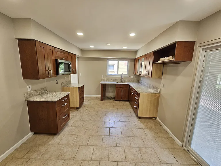 8234 Perrin Ave — Photo 7