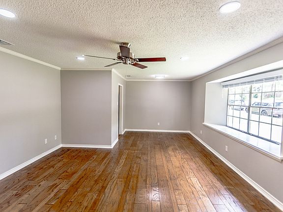 2nd image of 1825 Courtney Dr
