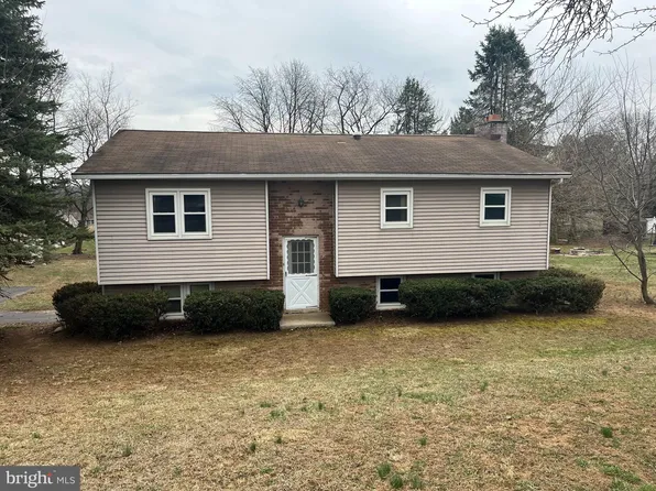 14 Plum St, Annville, PA 17003