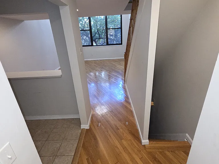 181 Erie Street — Photo 2
