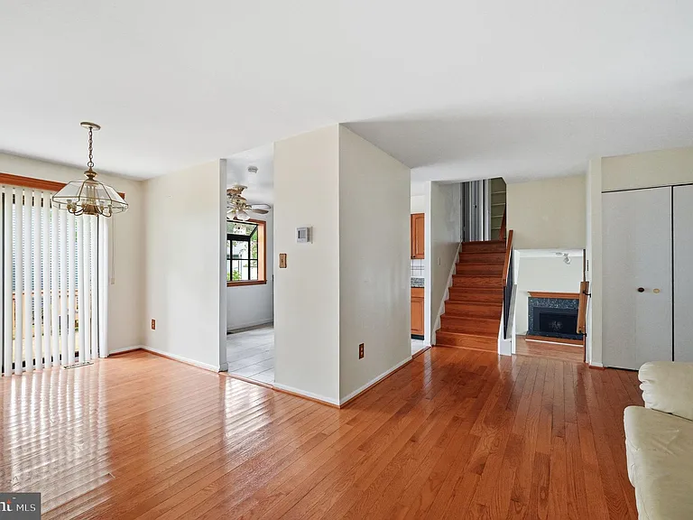 6251 Parallel Ln — Photo 12