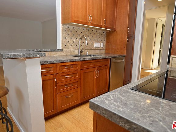 5th image of 6000 Canterbury Dr Unit M125