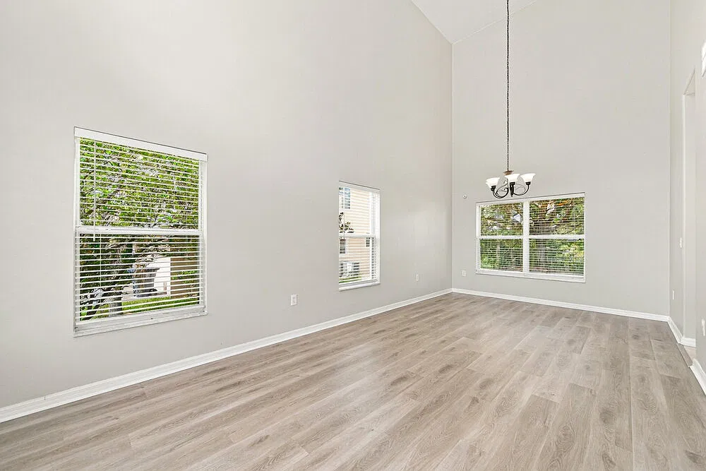 4 bed, 2.5 bath, 2070 sqft, $2,545 — Photo 4