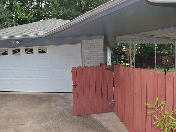 3rd image of 6840 Westgate Dr