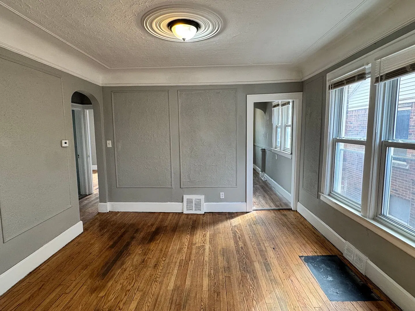 Remodeled rental available now! Accepting both private pay and section 8. — Photo 3