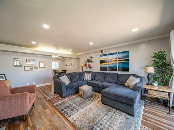 645 S Indian Hill Blvd APT B, Claremont, CA 91711