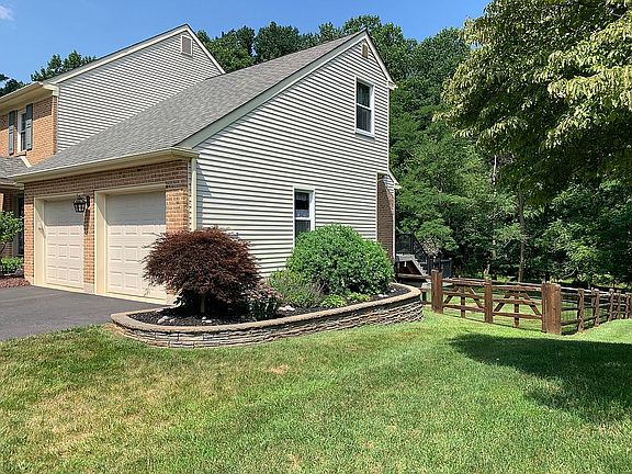 3rd image of 109 Churchill Ln