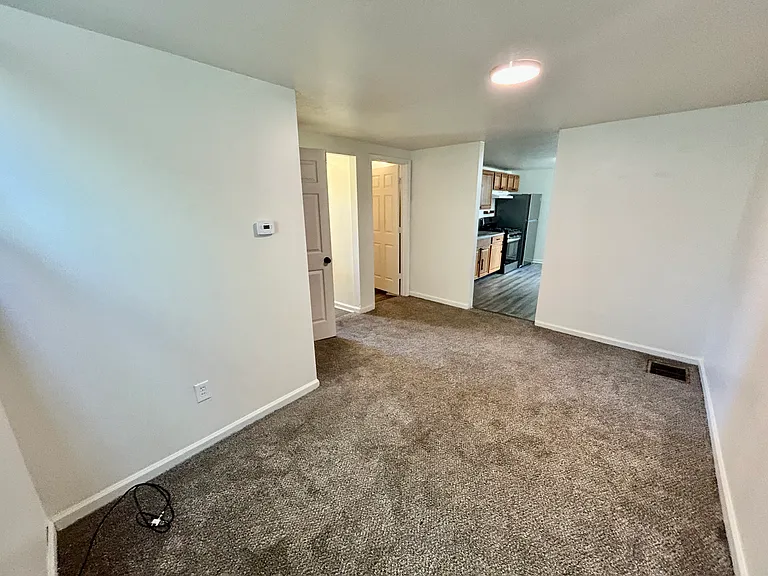 552 W 5th St #3 — Photo 6