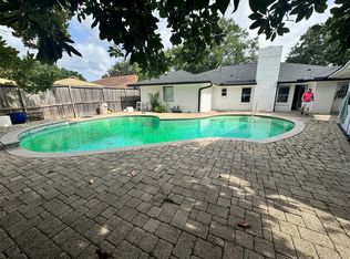 7706 Braesview Ln, Houston, TX 77071