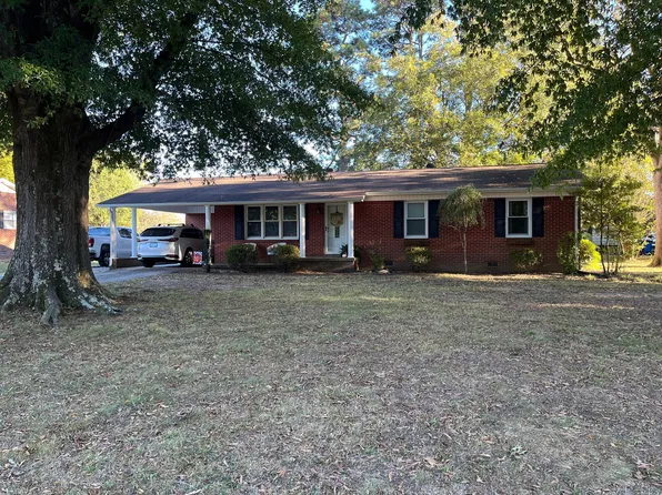 1300 Northwood Dr, Huntingdon, TN 38344