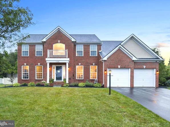 1135 Cranberry Ln W, York, PA 17402