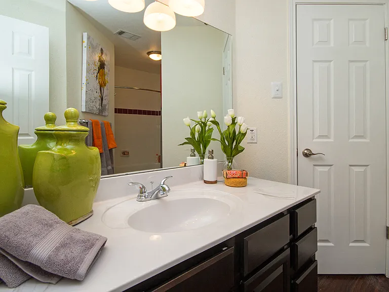 Dover Farms Apartments — Photo 10