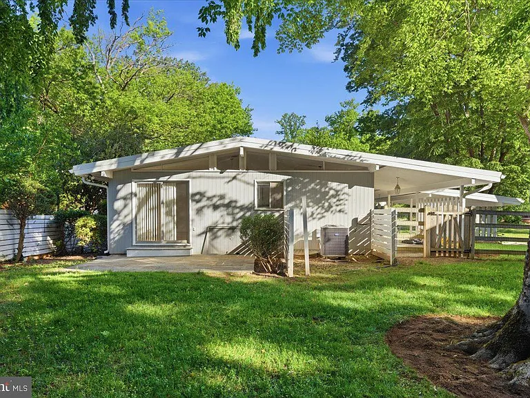 6614 Melody Ln — Photo 50