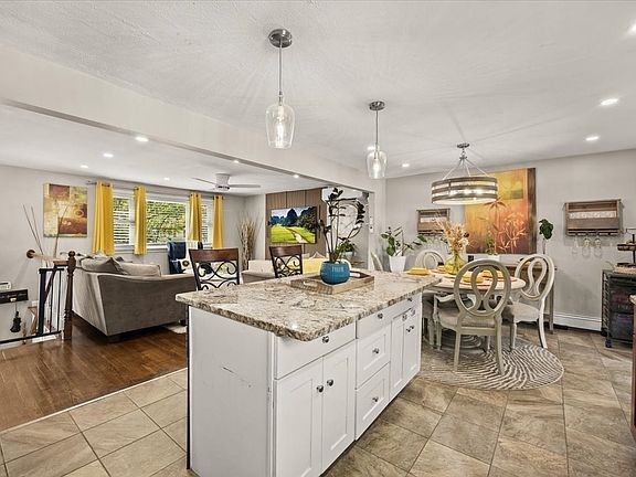 4th image of 140 Tosca Dr