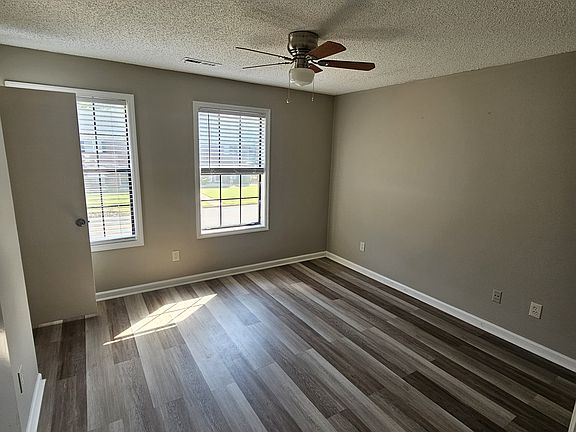 3rd image of 1411 Brookline Ave SW #21