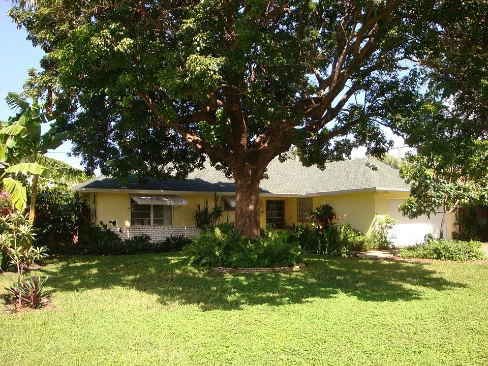 639 Lindell Blvd
