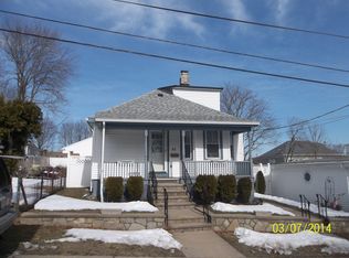 95 Grosvenor Ave, Pawtucket, RI 02860