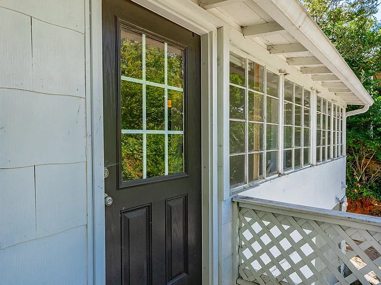 1209 Hanover St — Photo 42