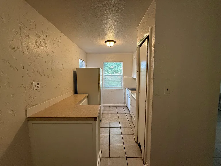 1740 NW 17th St #2 — Photo 5