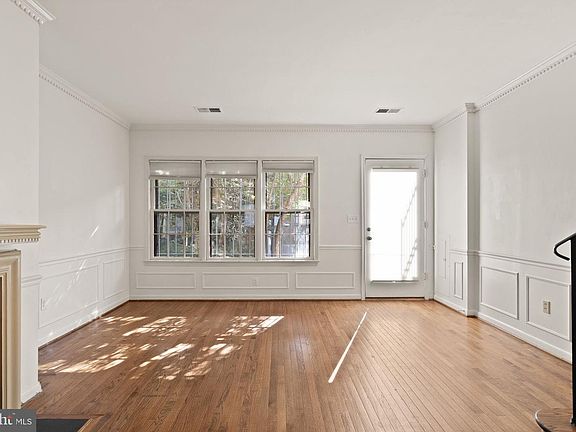 4th image of 1912 17th St NW